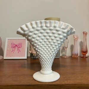 Hobnail Crimped Edge Fan Vase